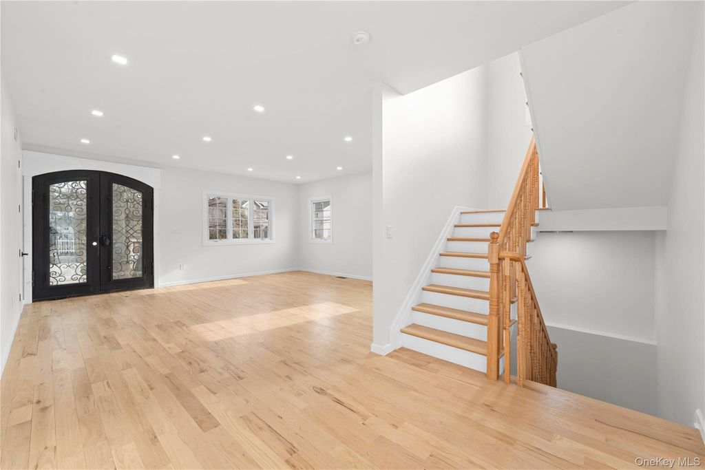 Photo of 383 Franklin Avenue, Hewlett, NY 11557 (MLS # 943733)