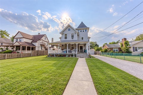 Multifamily For Sale - 38 Park Avenue<br/> Suffolk County, Amityville, NY 11701