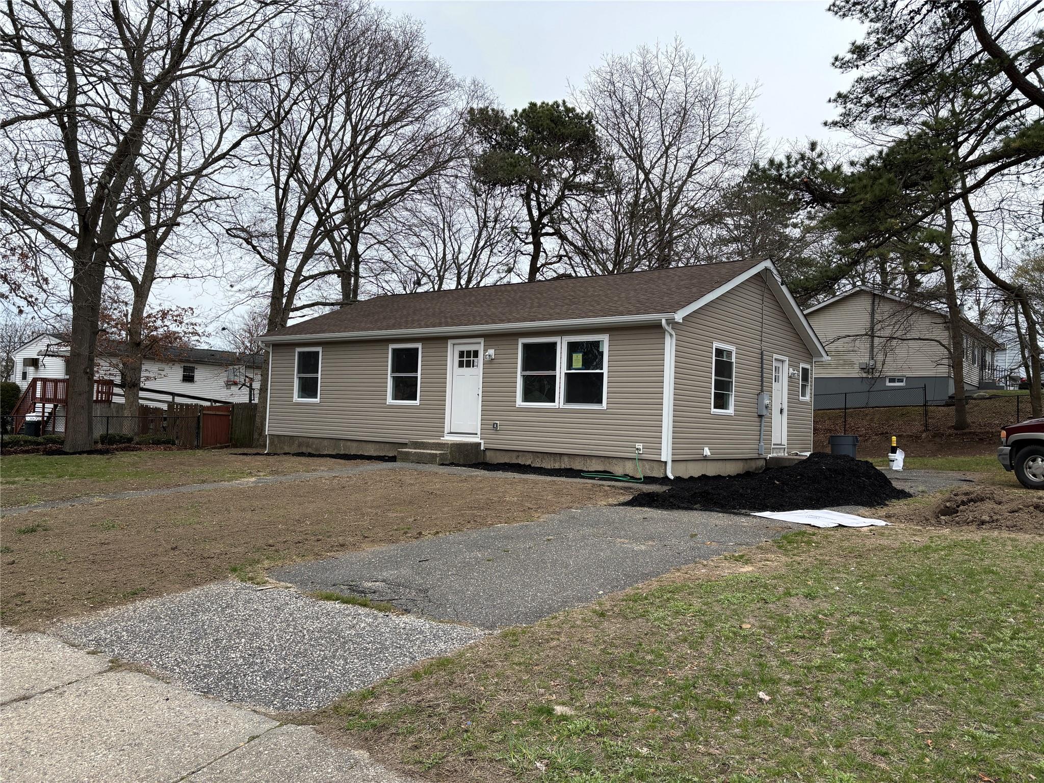 159 Washington Avenue, Wheatley Heights, New York image 3