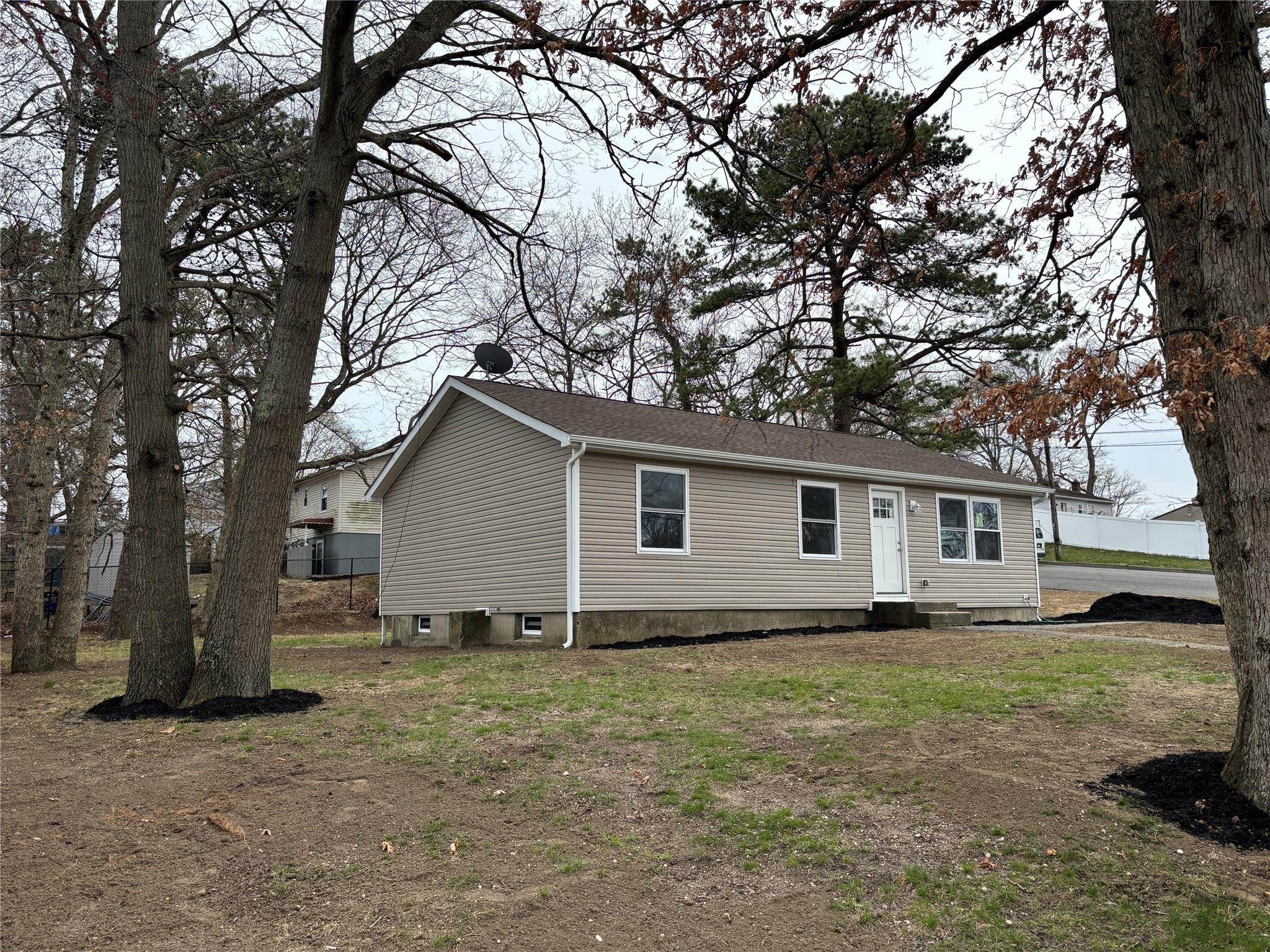 159 Washington Avenue, Wheatley Heights, New York image 1