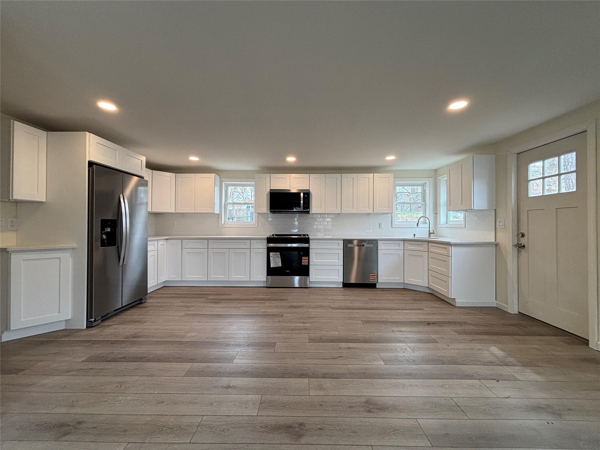 159 Washington Avenue, Wheatley Heights, New York image 4
