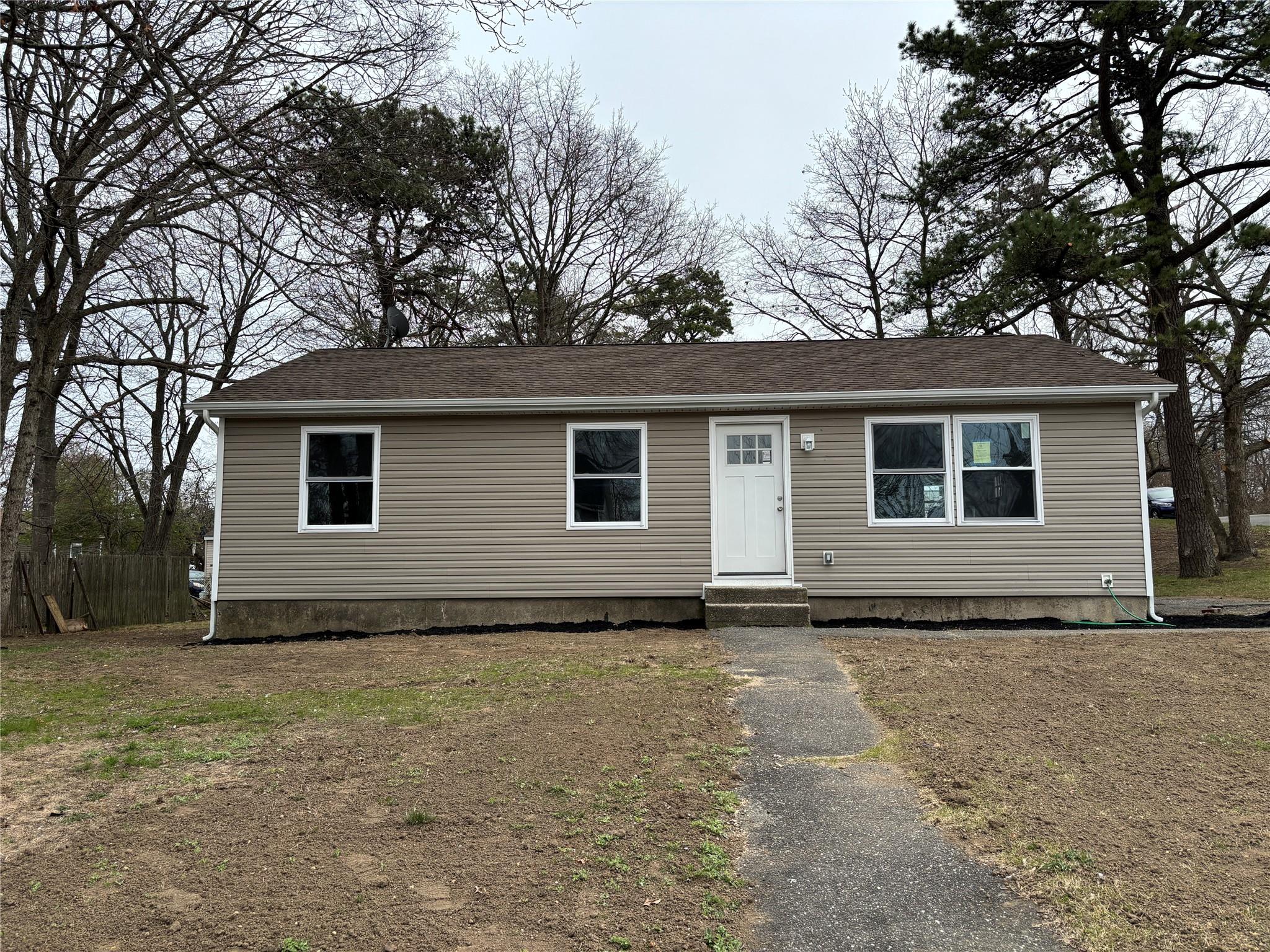 159 Washington Avenue, Wheatley Heights, New York image 2