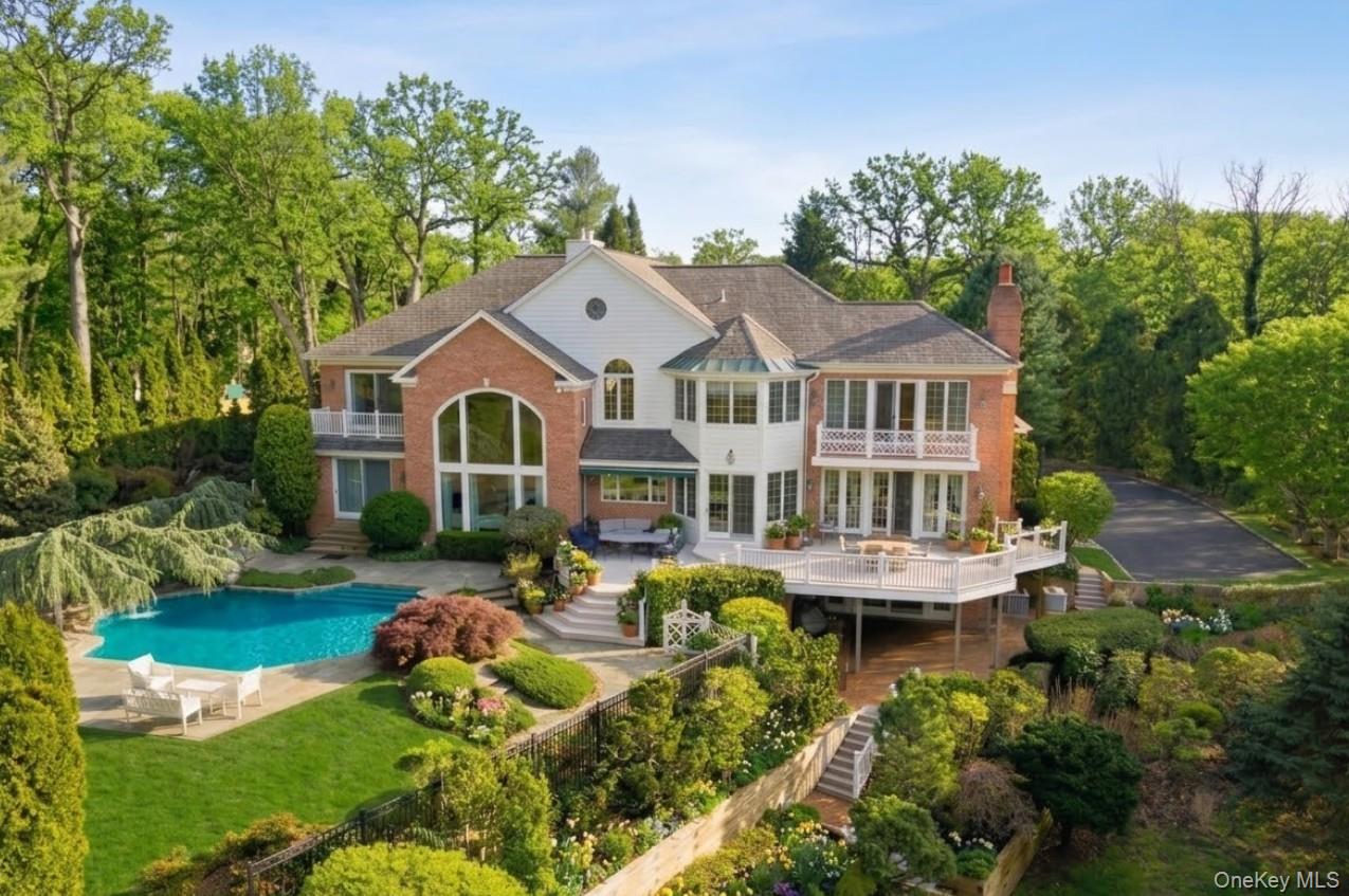 19 Cobblestone Court