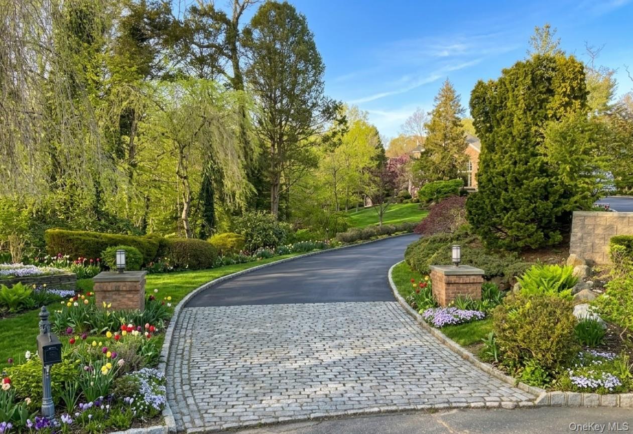 19 Cobblestone Court