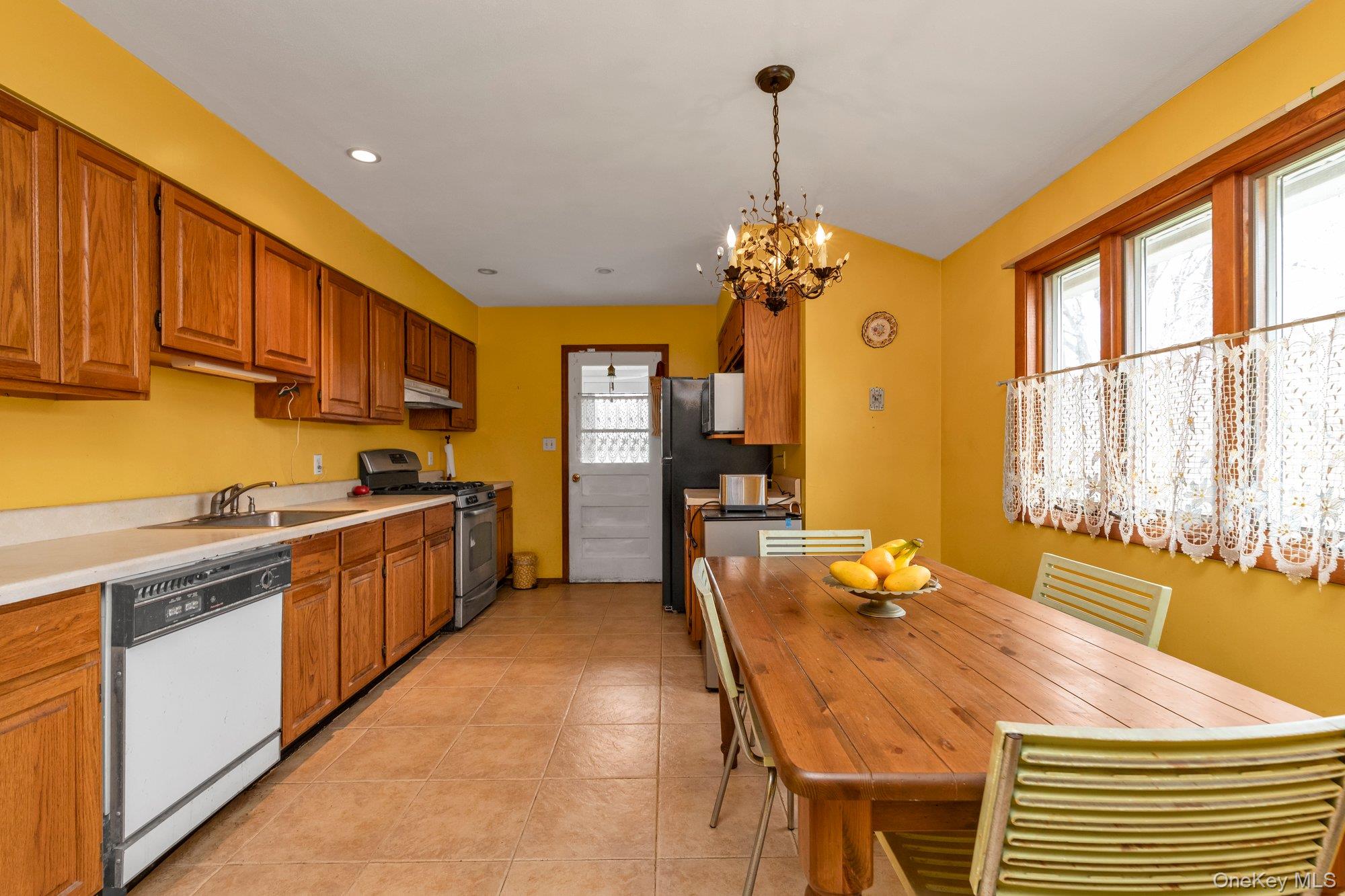 1521 Pine Acres Boulevard