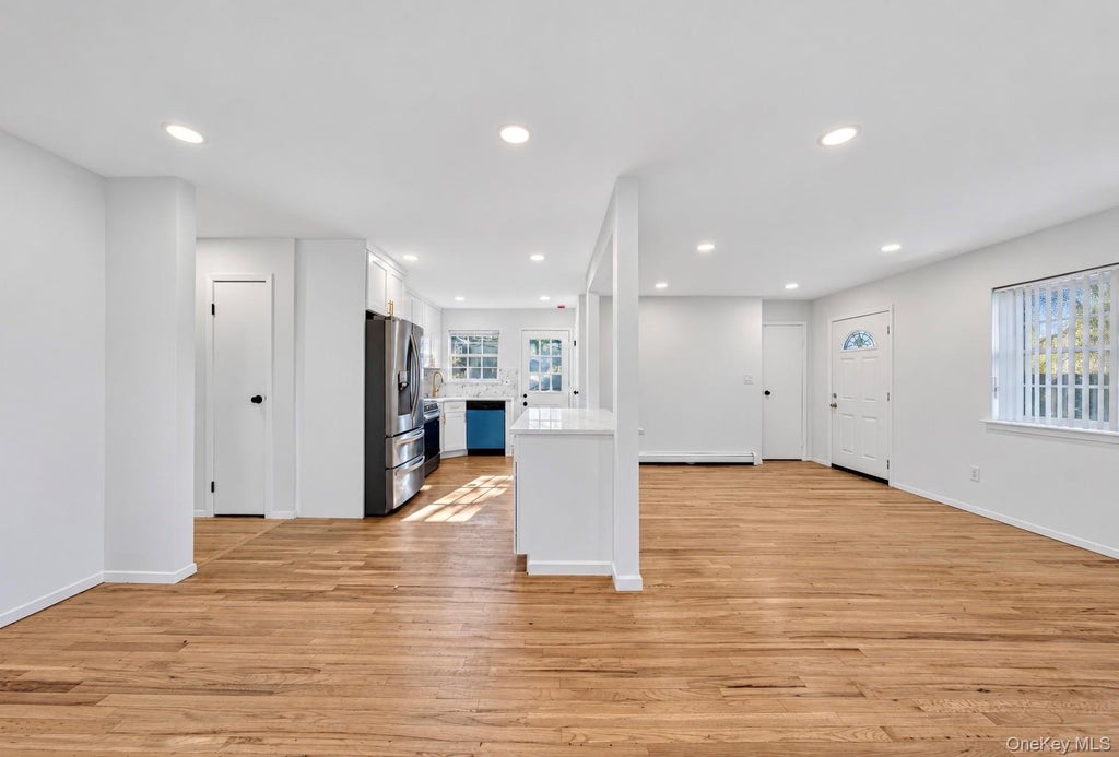 Photo of 28 Roslyn Avenue, Selden, NY 11784 (MLS # 1066520)