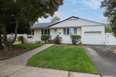 Photo of 4 Paula Drive, Farmingdale, NY 11735 (MLS # 1064765)
