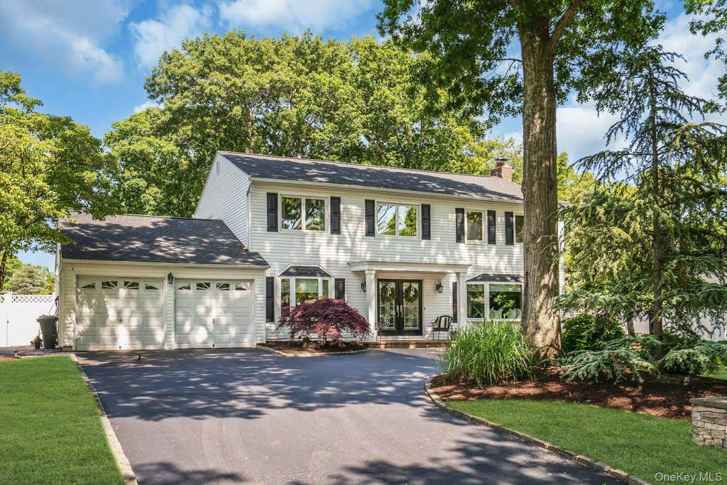 Photo of 65 Shoreham Drive E, Dix Hills, NY 11746 (MLS # 1007737)