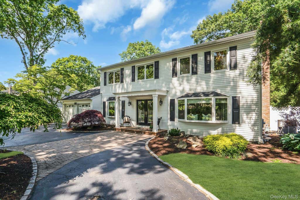 Photo of 65 Shoreham Drive E, Dix Hills, NY 11746 (MLS # 1007737)
