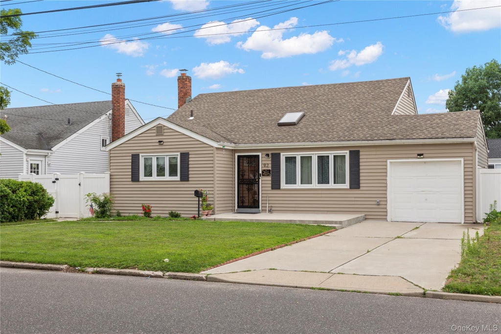 Photo of 92 W 21st Street, Deer Park, NY 11729 (MLS # 1030214)