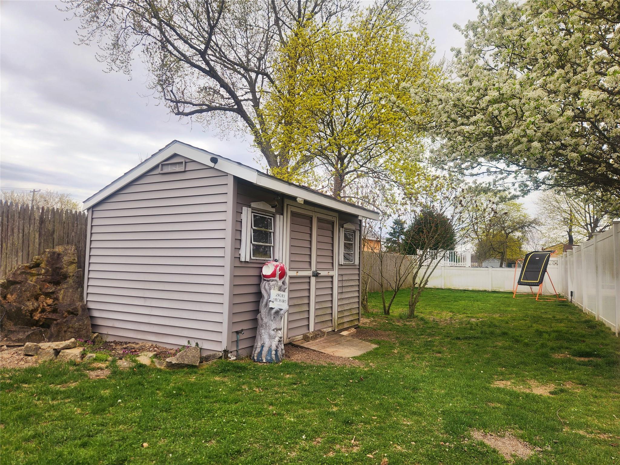 40 Terry Road, Patchogue, New York image 6