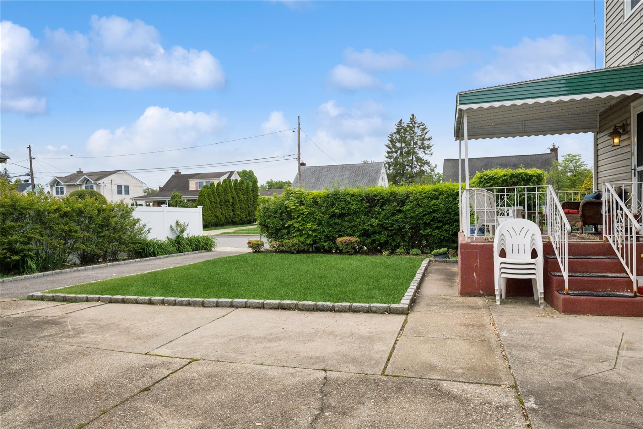 702 Stewart Avenue, Bethpage, New York image 4