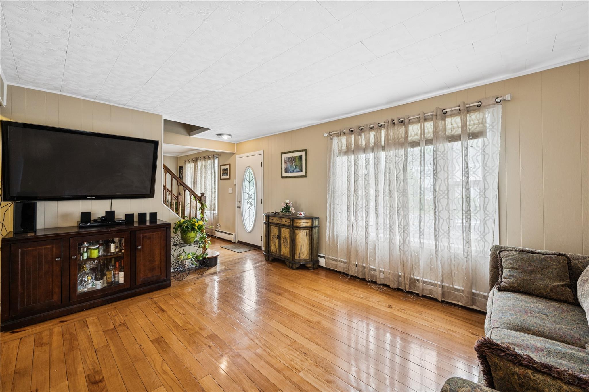 702 Stewart Avenue, Bethpage, New York image 18