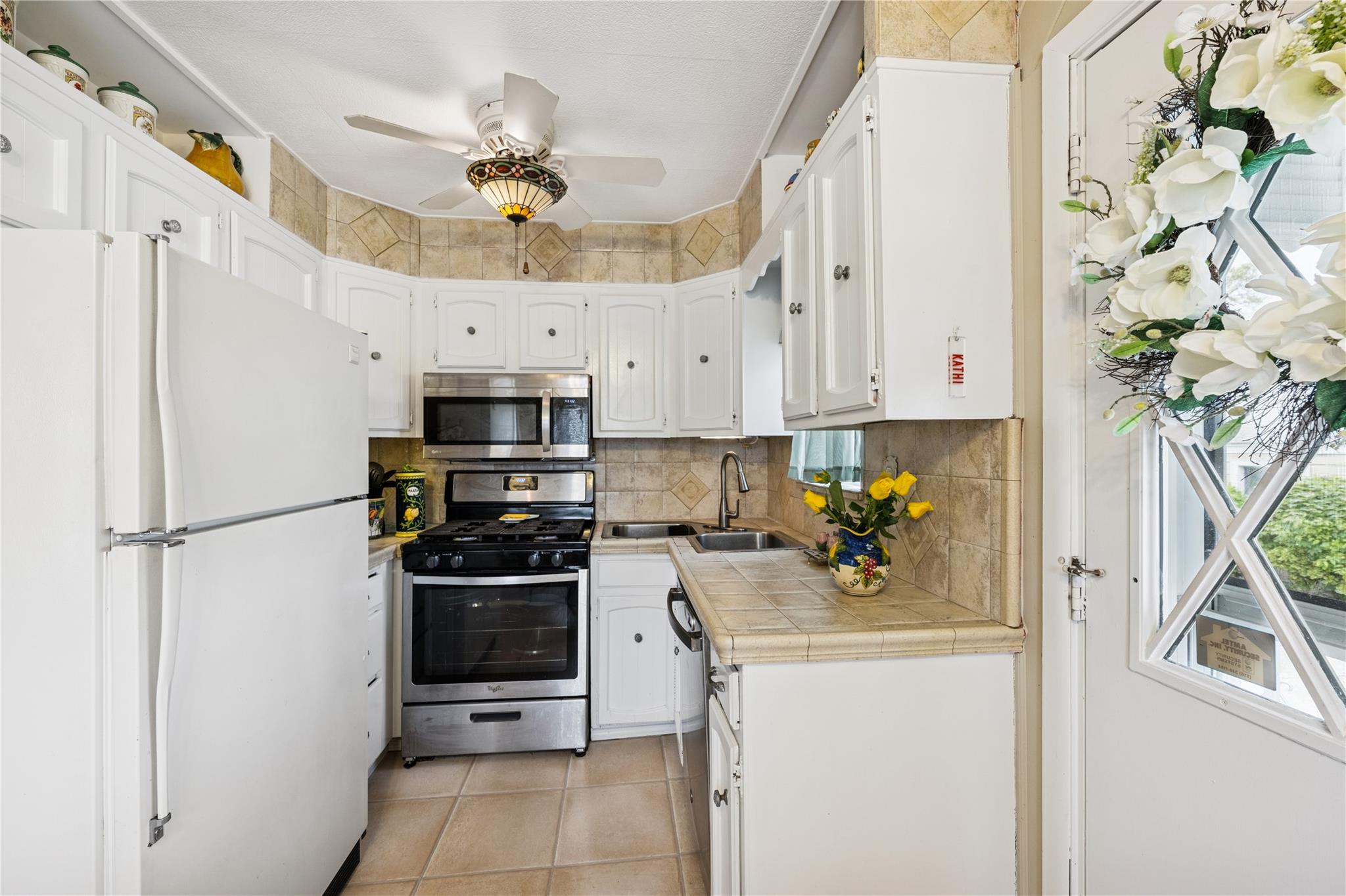 702 Stewart Avenue, Bethpage, New York image 9