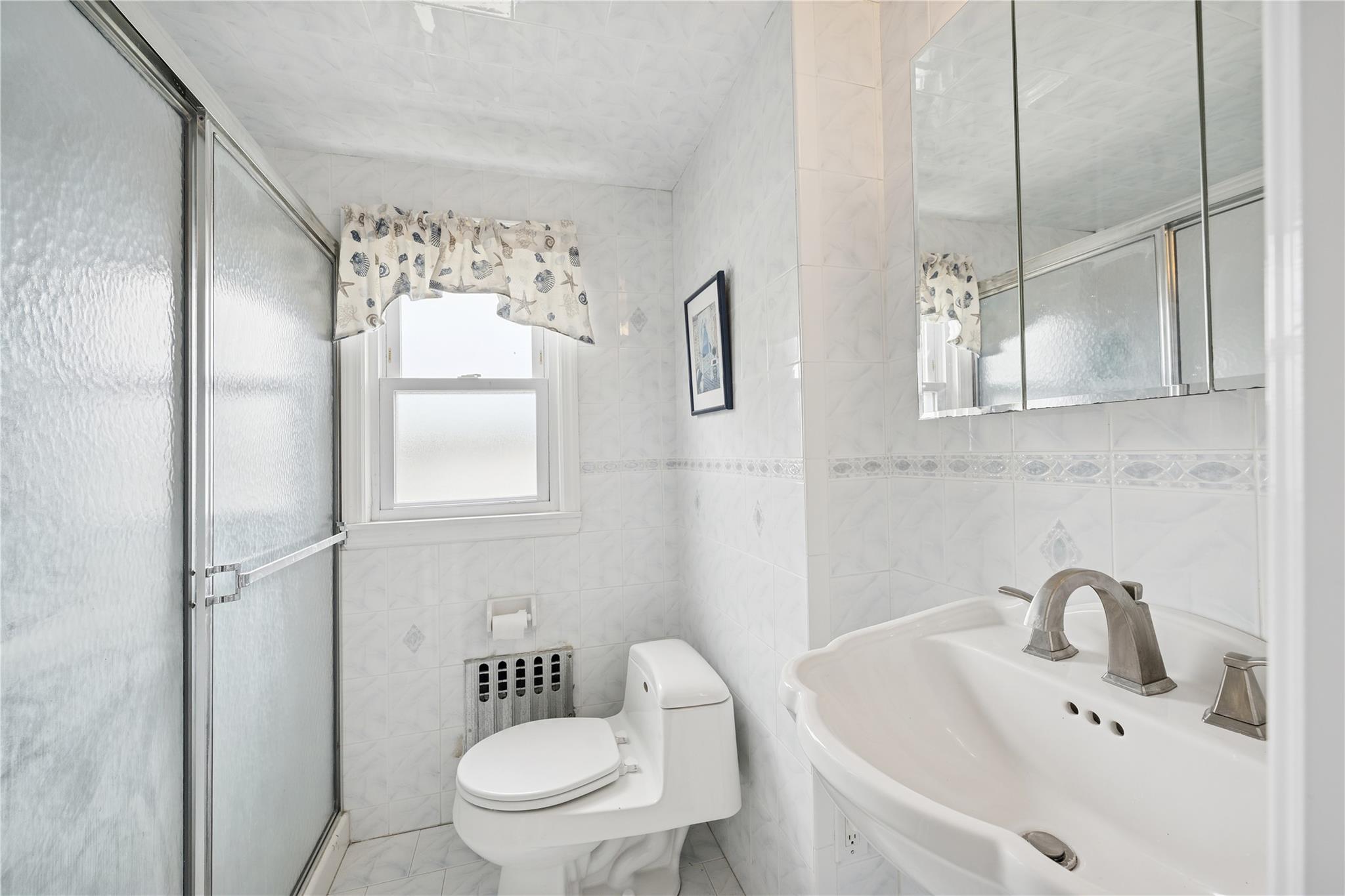 702 Stewart Avenue, Bethpage, New York image 30