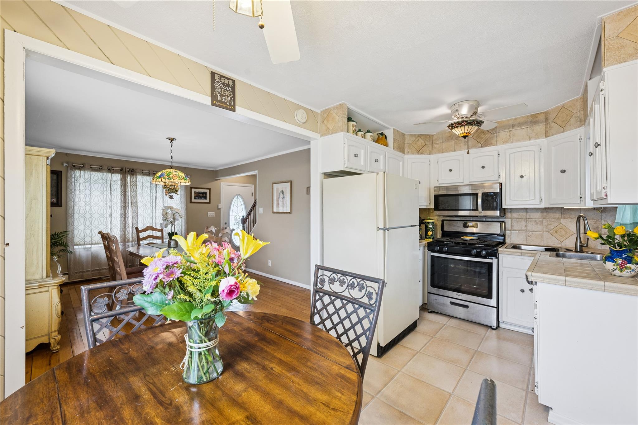 702 Stewart Avenue, Bethpage, New York image 10