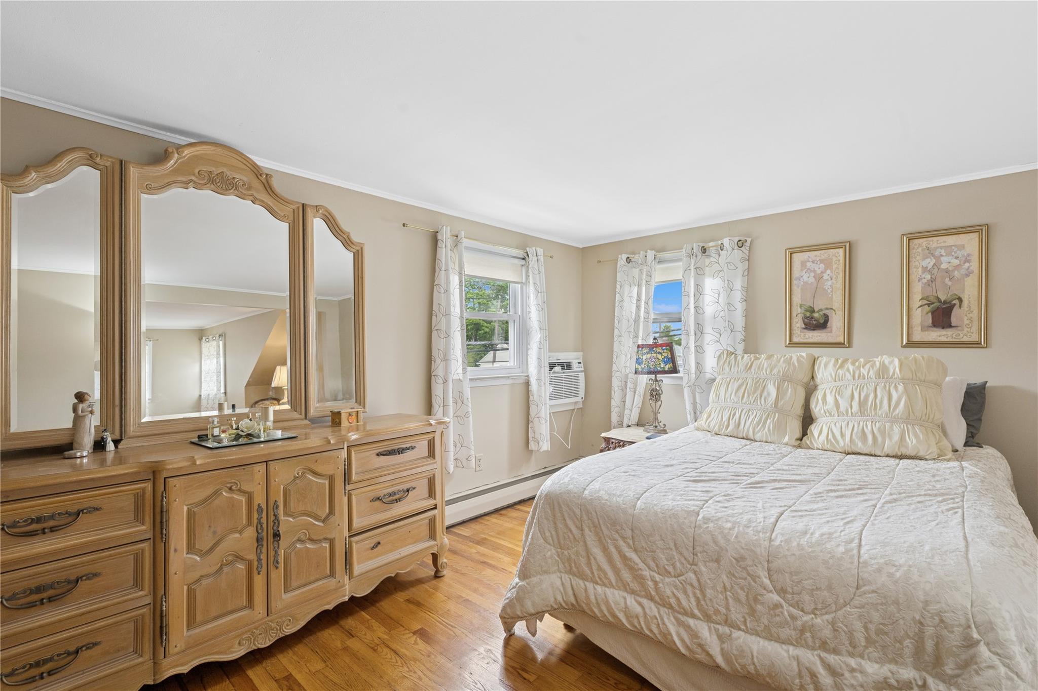 702 Stewart Avenue, Bethpage, New York image 24