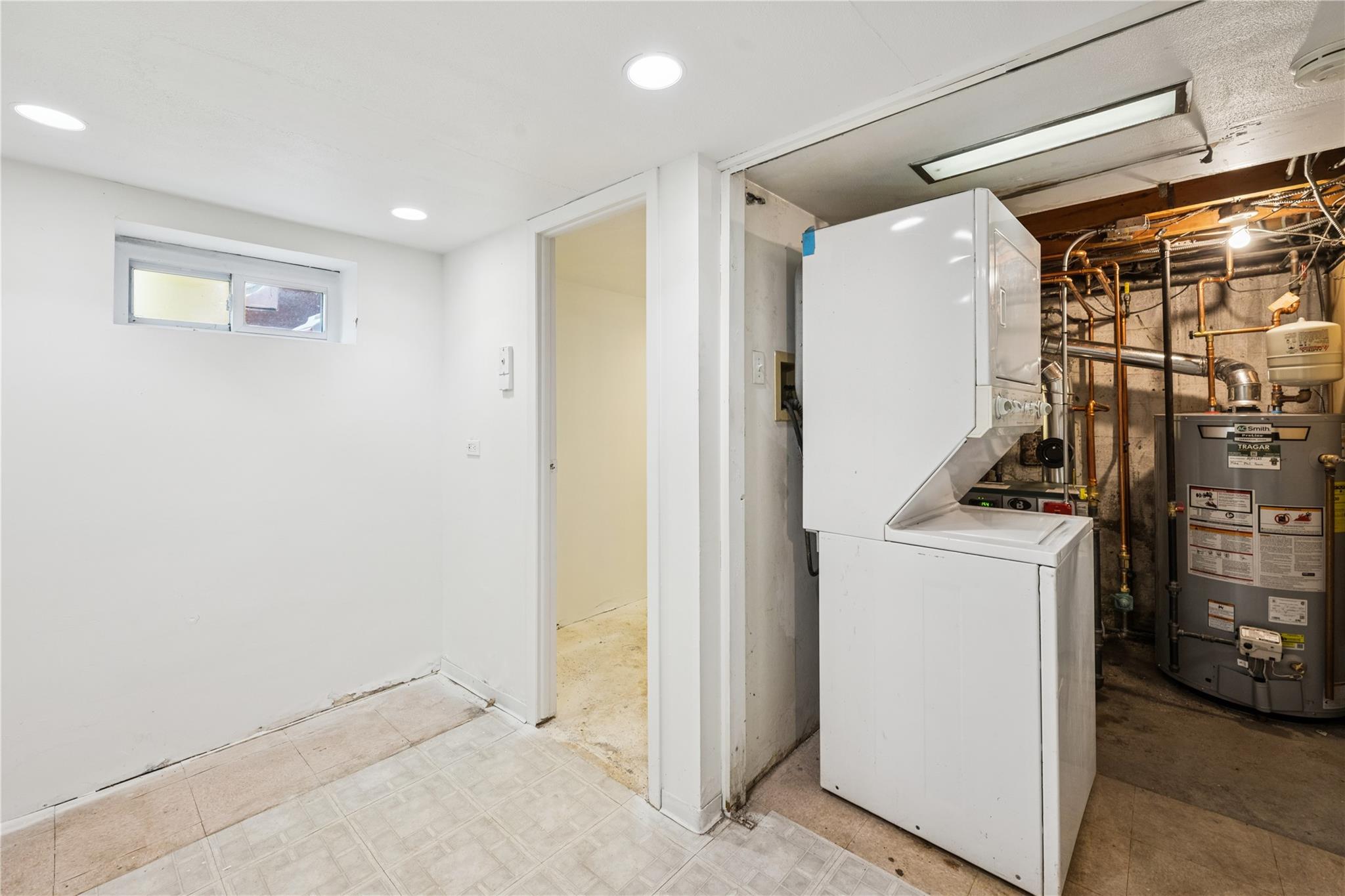 702 Stewart Avenue, Bethpage, New York image 36