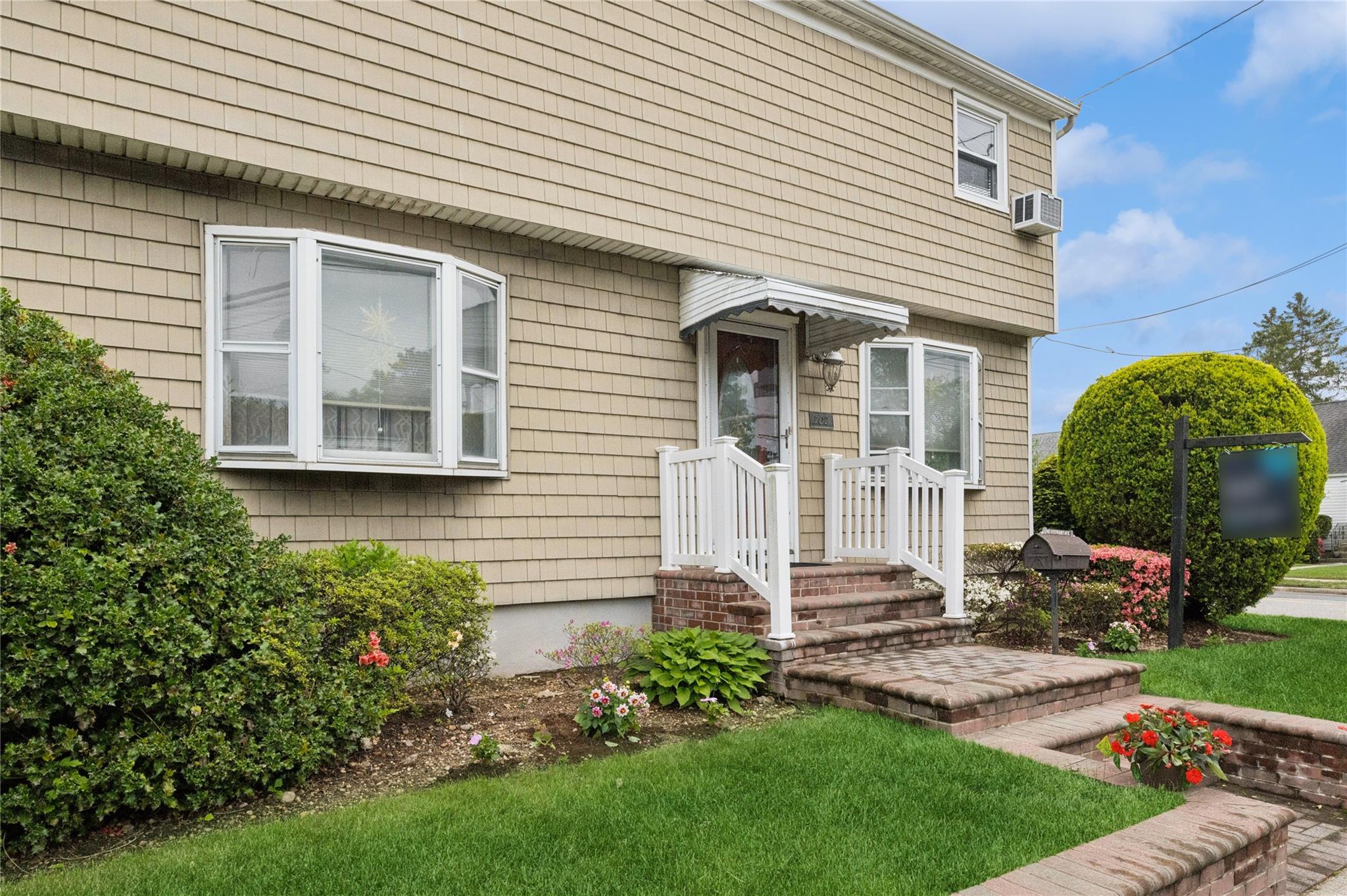 702 Stewart Avenue, Bethpage, New York image 3