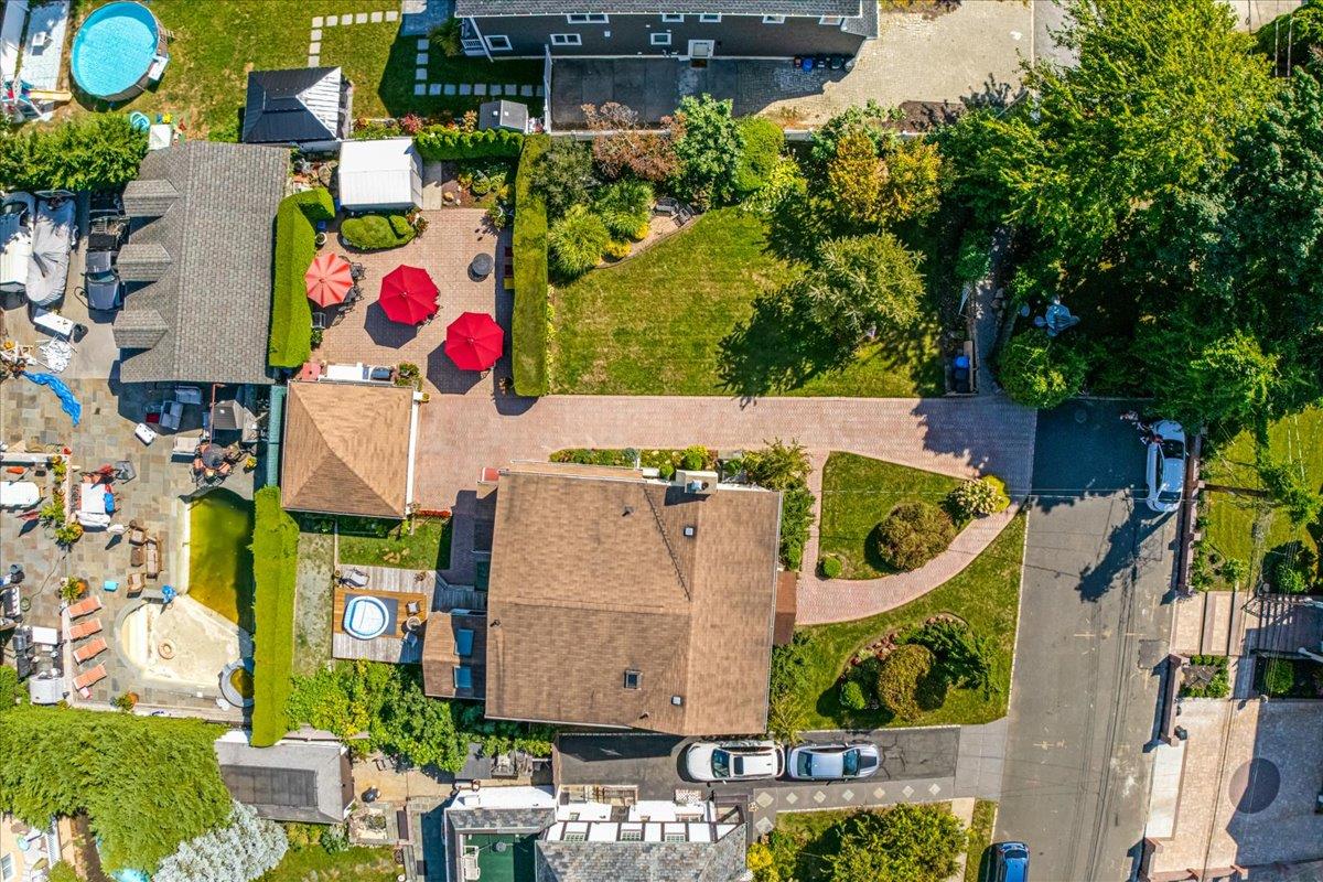 2957 214th Place, Bayside, New York image 3