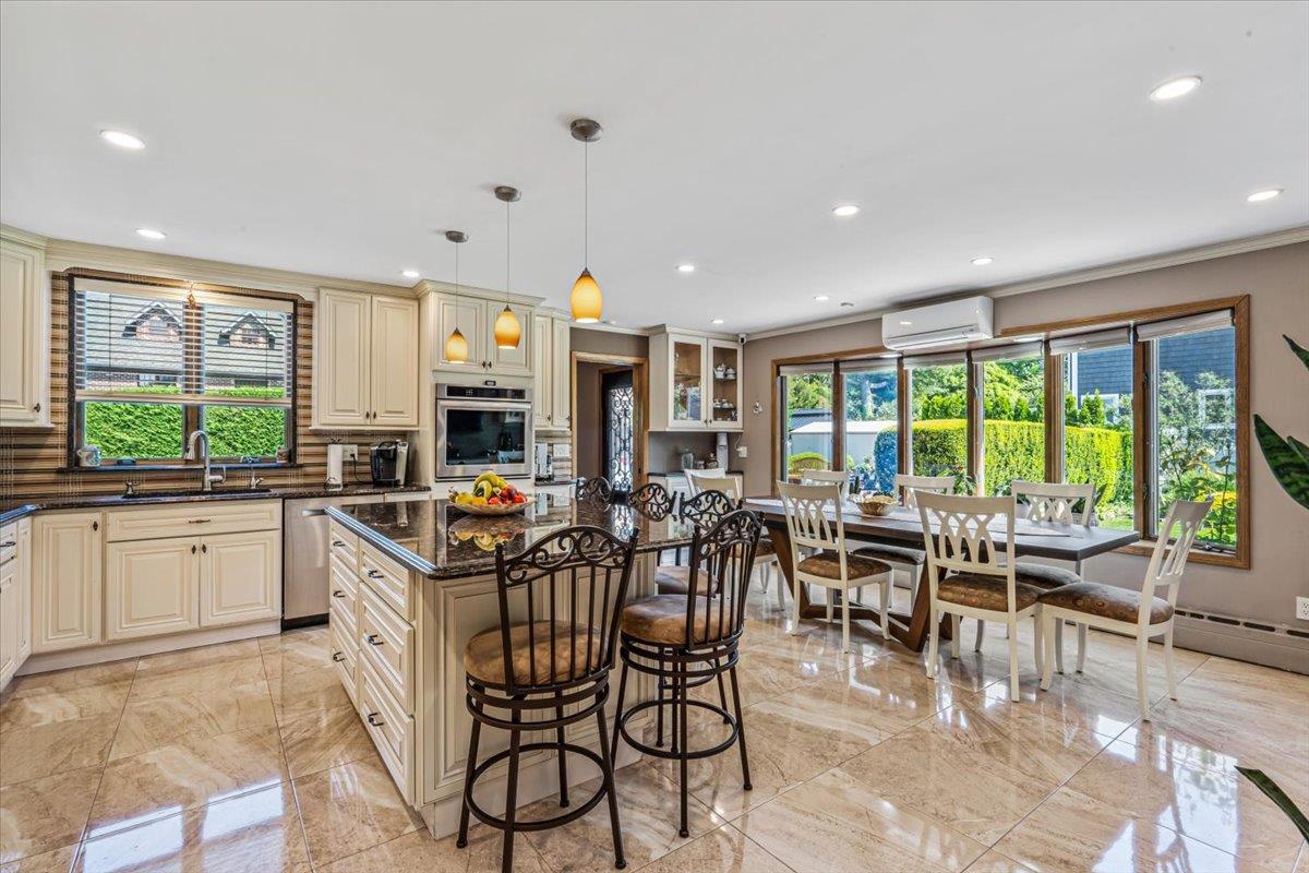 2957 214th Place, Bayside, New York image 20