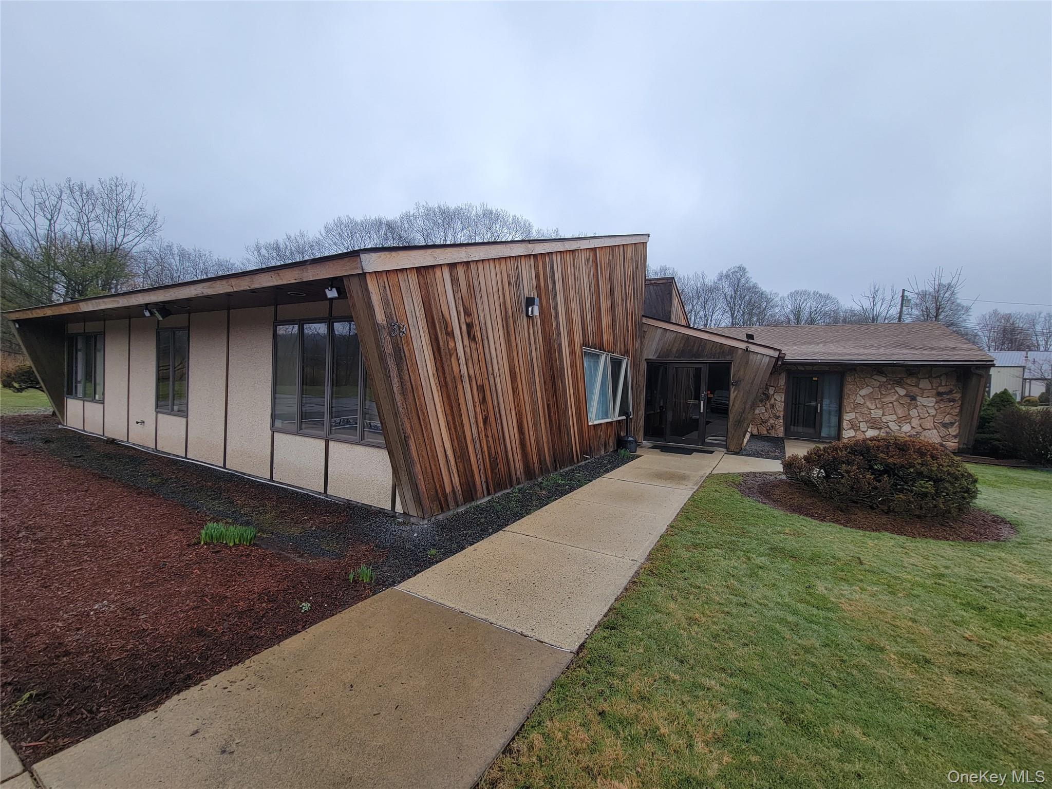 39 Bloomingburg Road