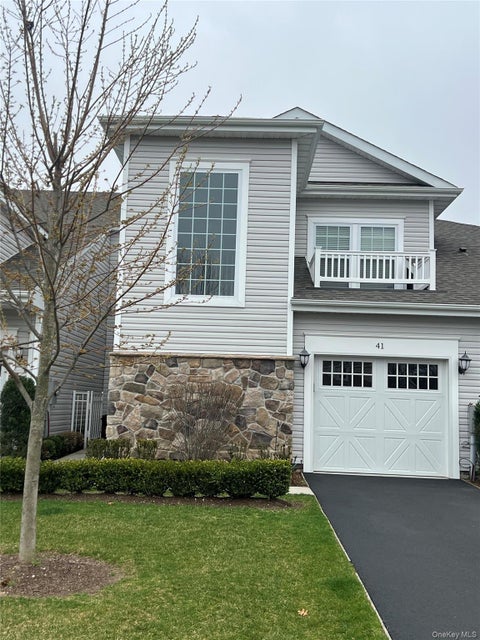 Condo For Sale - 41 Greentree Court<br/> Shirley, NY 11967