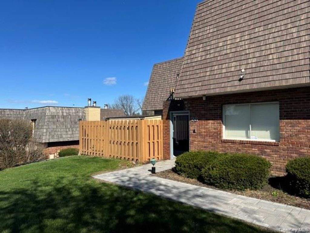 Photo of 28 Laudaten Way, Warwick, NY 10990 (MLS # 1000702)