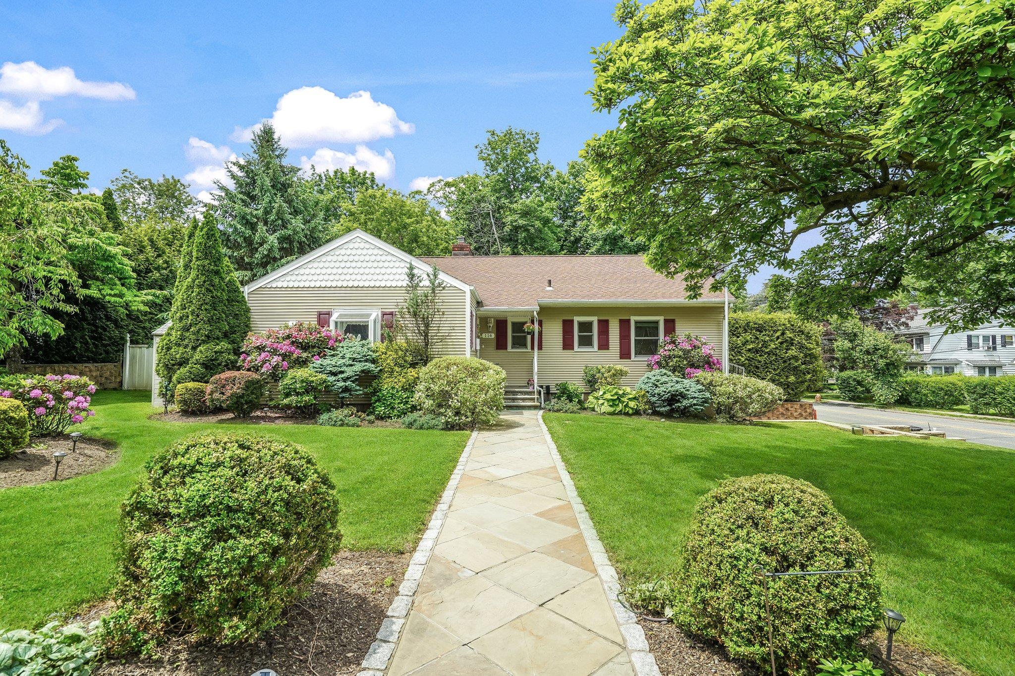 114 Longview Avenue, White Plains, New York image 1