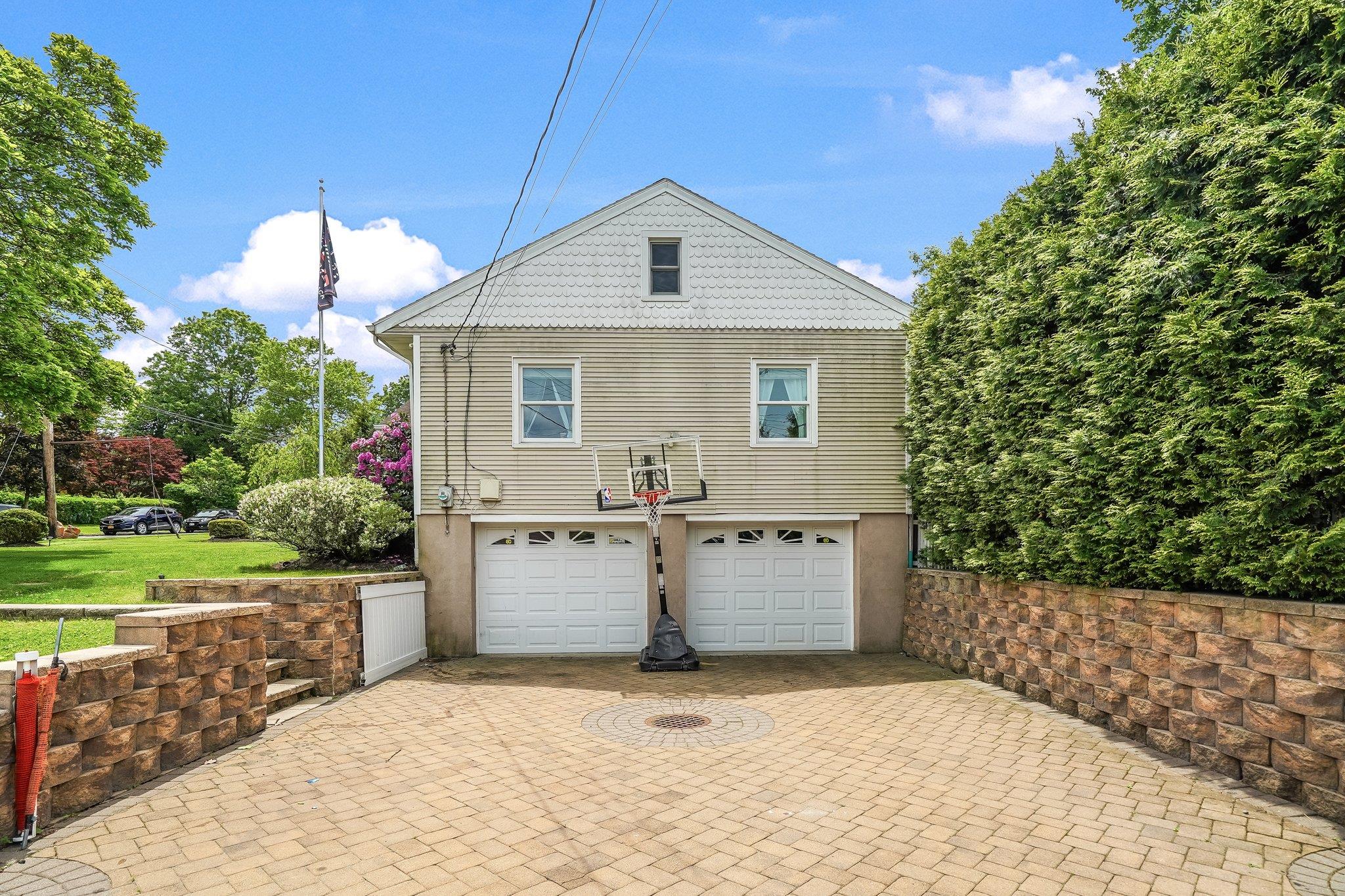 114 Longview Avenue, White Plains, New York image 40