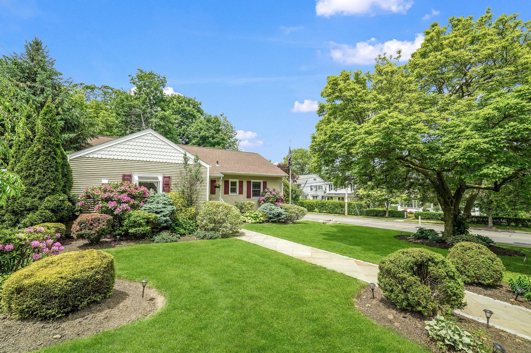 114 Longview Avenue, White Plains, New York image 28