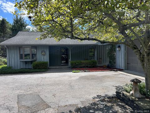 Homes For Sale - 30 Daisy Lane<br/> Poughkeepsie, NY 12603