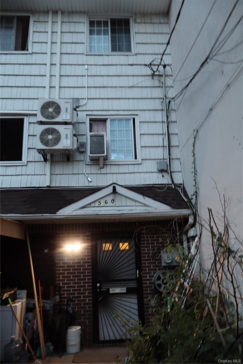Apartment For Rent - 560 Jerome Street #1ST FLOOR<br/> Brooklyn, NY 11207