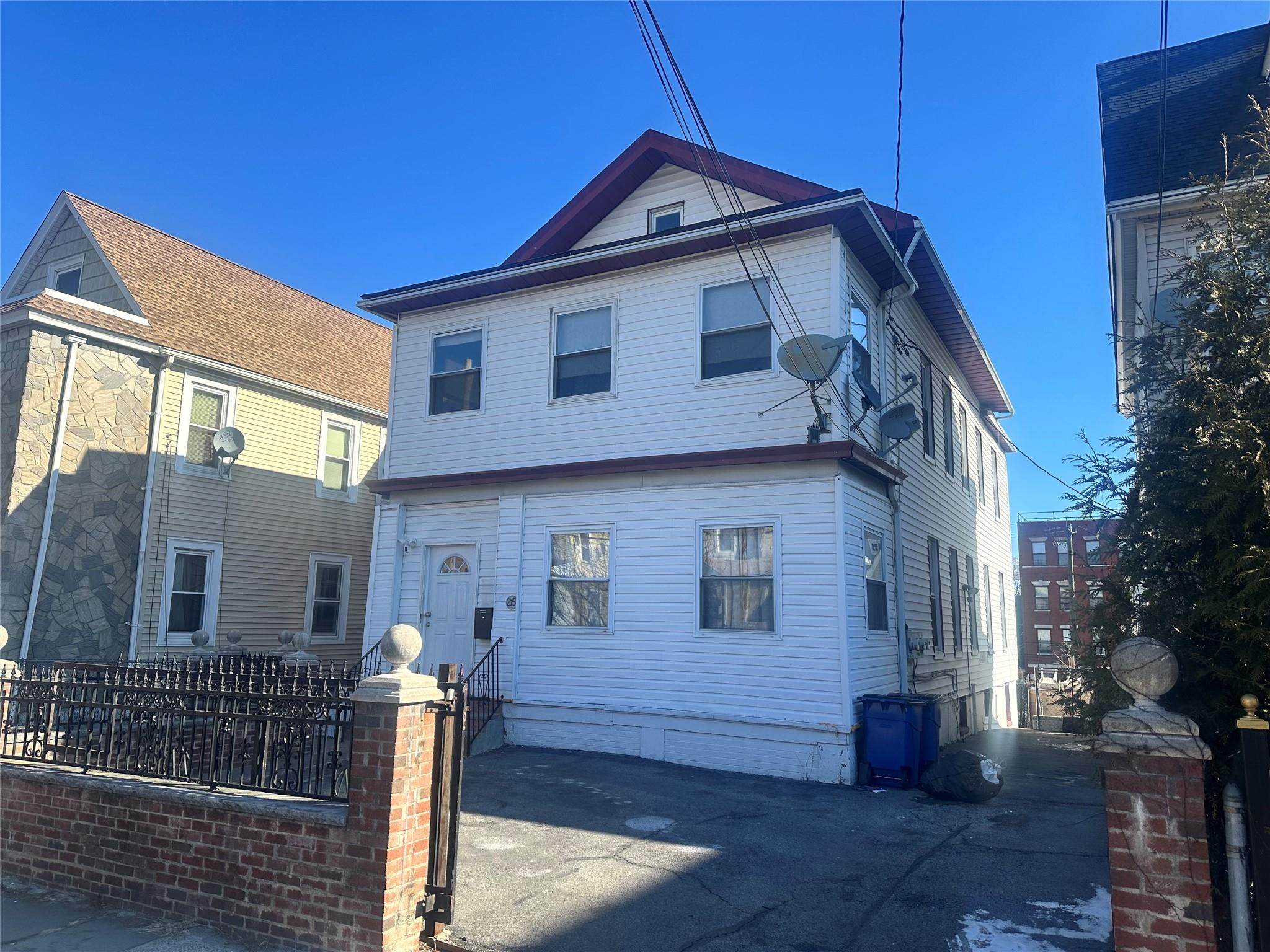 S 1st Avenue, Mount Vernon, New York - 4 Bedrooms  
1 Bathrooms - 