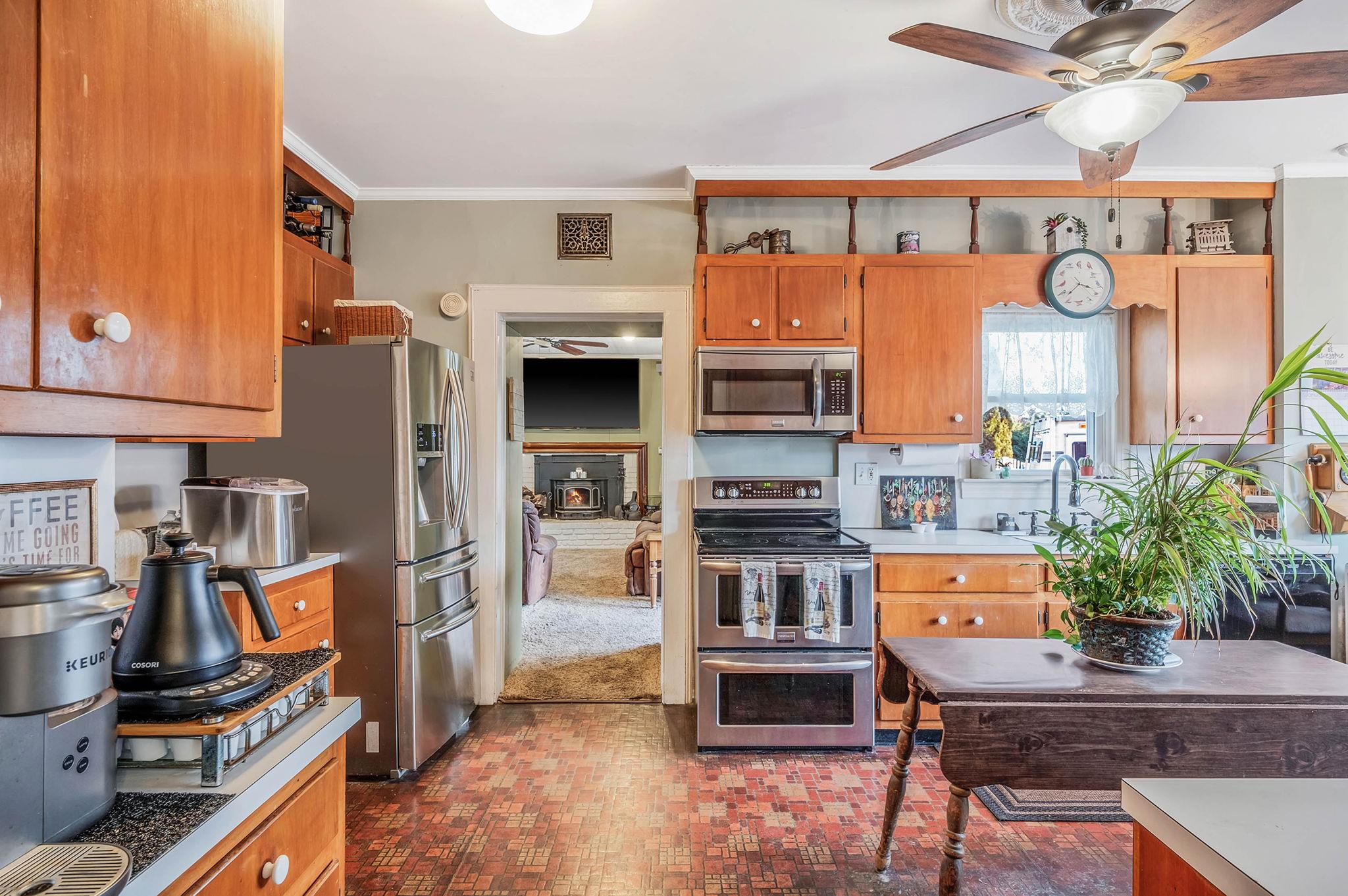 107 Ocean Avenue, Center Moriches, New York image 4