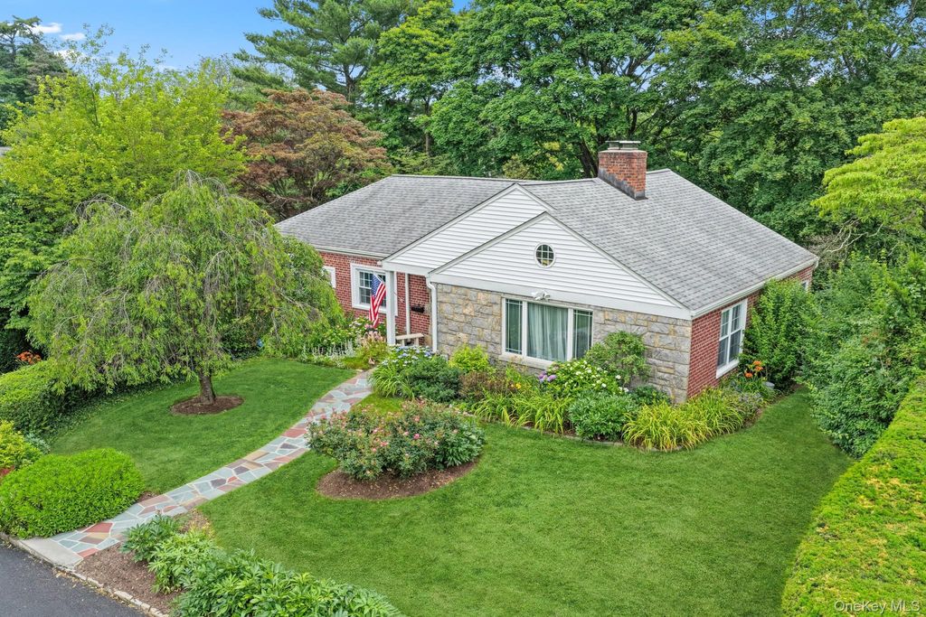 Photo of 100 Yale Road, Hartsdale, NY 10530 (MLS # 958021)