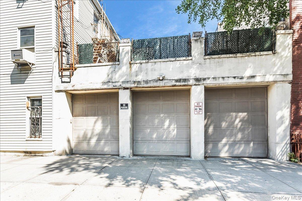 382 Manhattan Avenue
