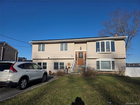 98 Andrew Avenue Islip Terrace NY 11752