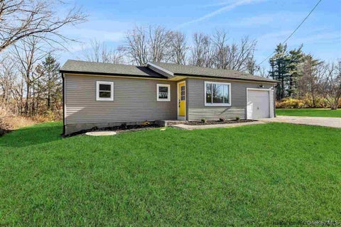 Homes For Sale - 15 Sand Hill Road<br/> Gardiner, NY 12525