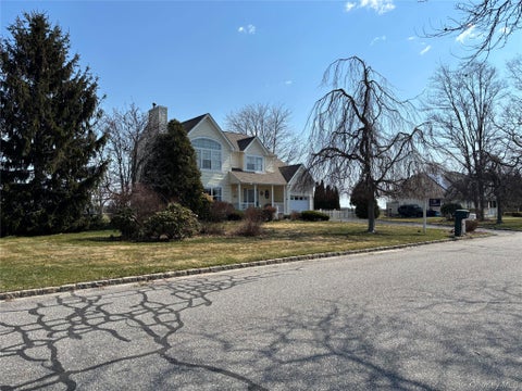 Photo of 125 Northgate Circle, Baiting Hollow, NY 11933 (MLS # 1009113)