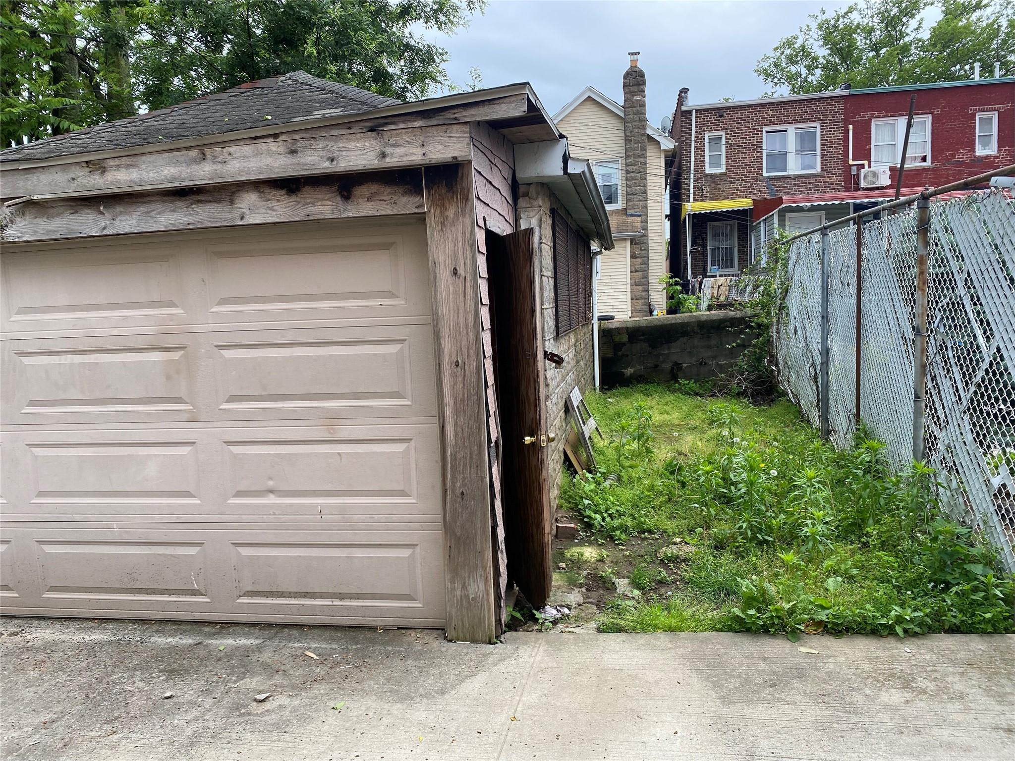 1646 Troy Avenue, Brooklyn, New York image 23