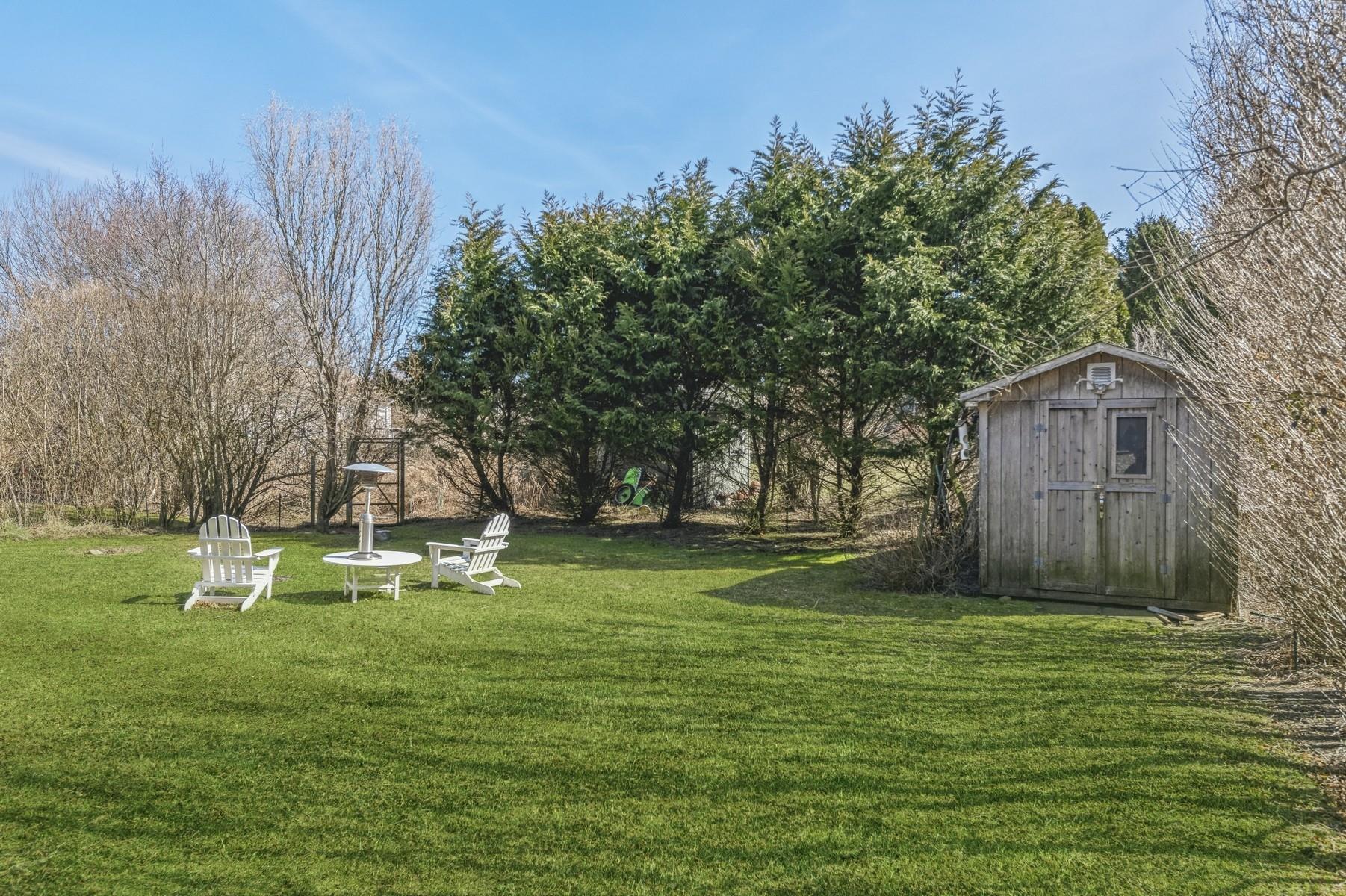 33 Hoppin Avenue