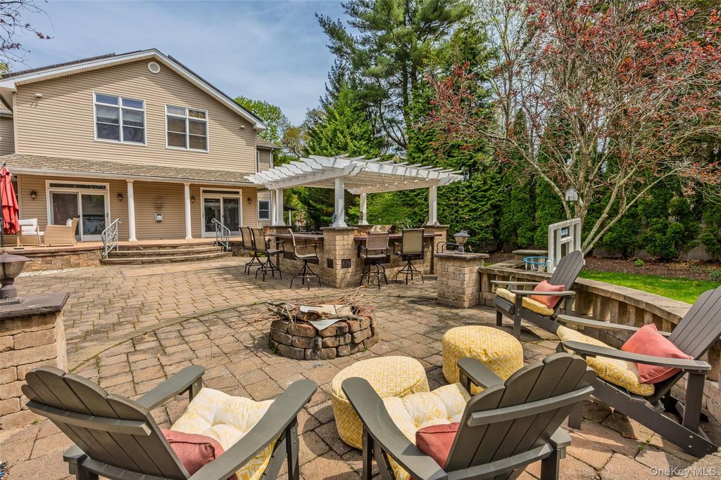 Photo of 138 Cambon Avenue, Saint James, NY 11780 (MLS # 991522)