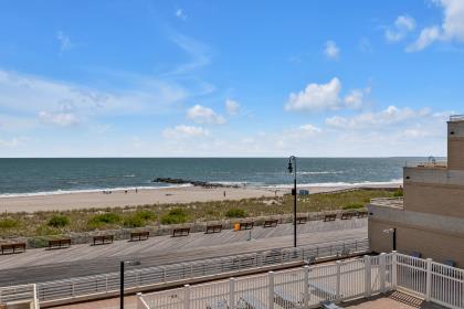 440 W Broadway 3A