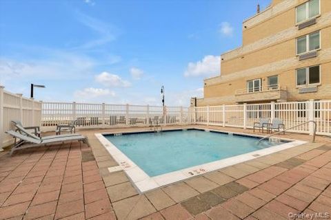 Condo For Sale - 440 W Broadway #3A<br/> Long Beach, NY 11561