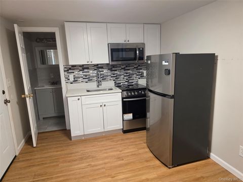 Homes For Rent - 41 Gibbs Road<br/> Central Islip, NY 11722