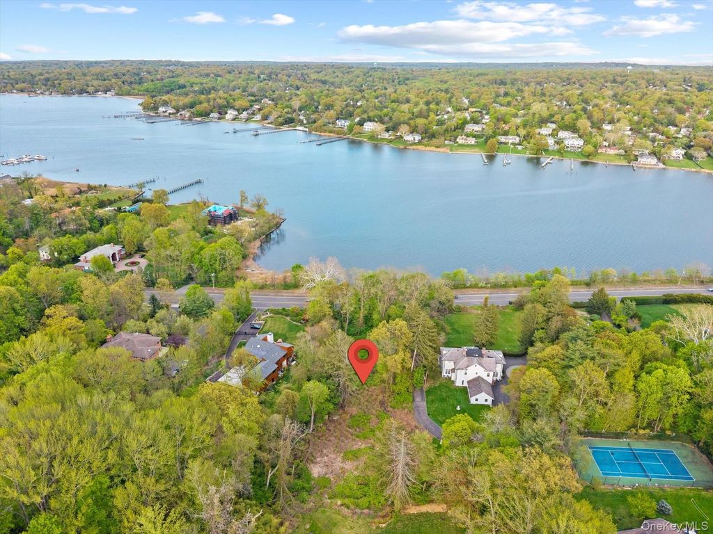 Photo of 367A E Shore Road, Great Neck, NY 11023 (MLS # 987867)