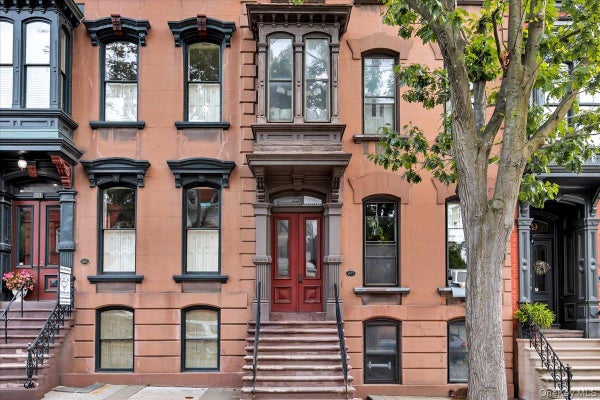 221 LANCASTER ST, ALBANY, NY 12210 - Image ee682955064fc9629dabdadbe3045021/278077253