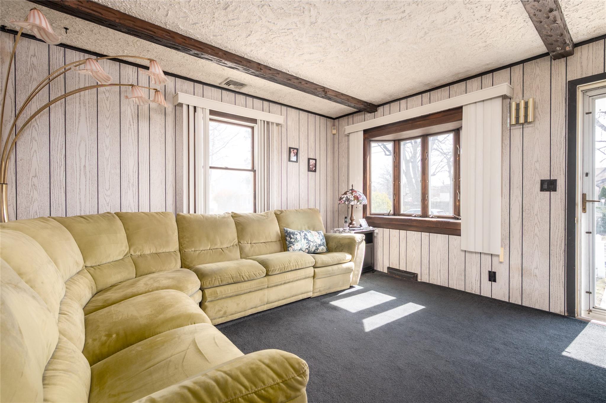 1 Glenda Drive, West Babylon, New York image 9