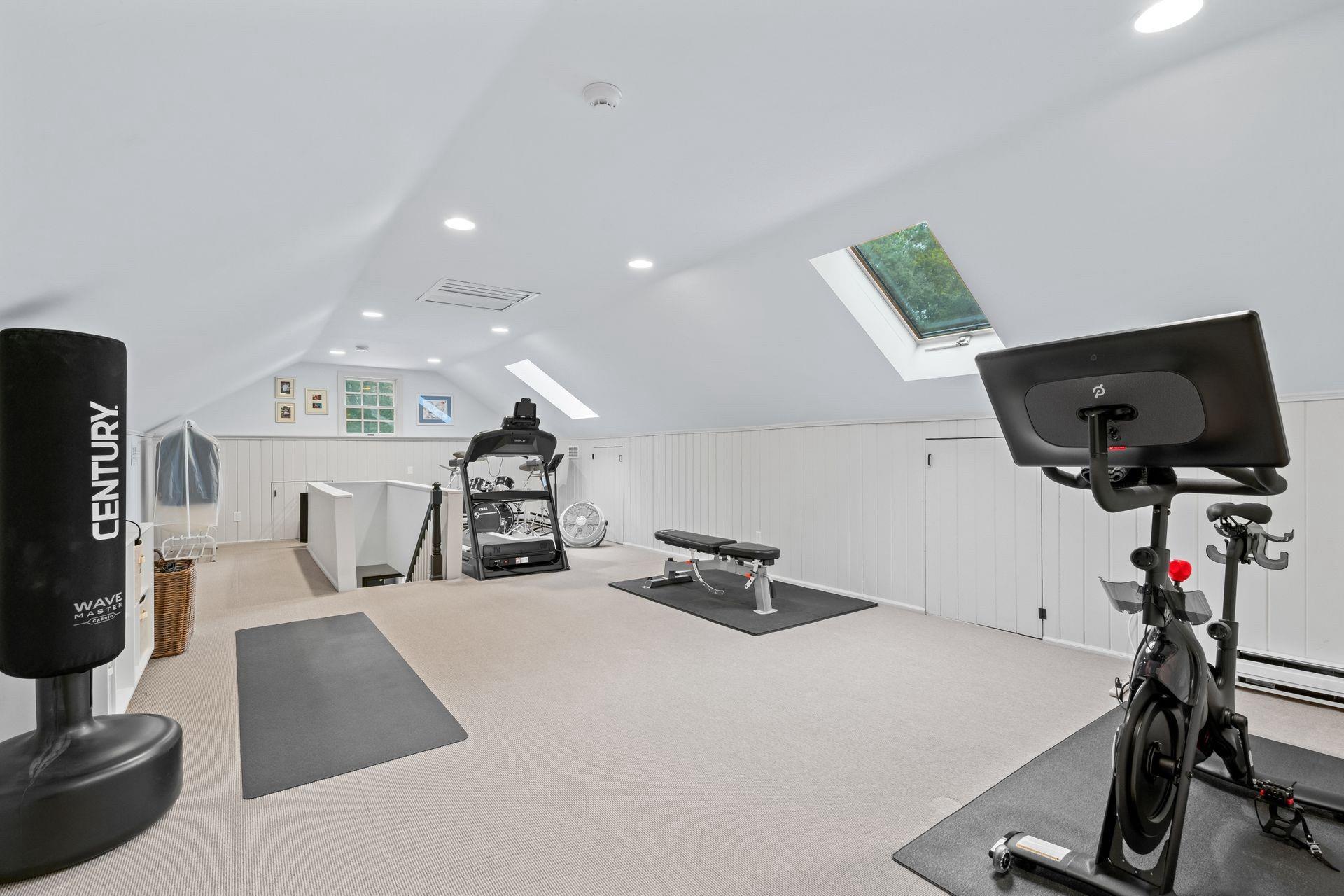 126 Piping Rock Road, Locust Valley, New York image 33